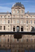 France, Region Ile de France, Paris 1er arrondissement, Musee du Louvre, Cour Carree, bassin, reflet, pyramide de Ieoh Ming Pei, Pavillon Denon,