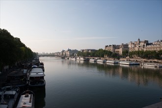 France, Region Ile de France, Paris 7e arrondissement, quai Anatole France, musee d'Orsay, depuis le Pont de la Concorde,