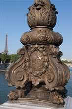 France, Region Ile de France, Paris 7e arrondissement, Pont Alexandre III, lampadaires, candelabres, Hotel des Invalides, dome,