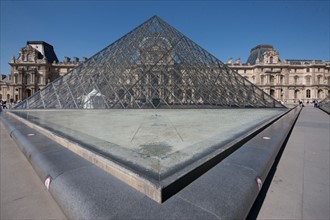 France, Region Ile de France, Paris 1er arrondissement, Musee du Louvre, cour de la Pyramide,