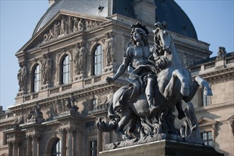 France, Region Ile de France, Paris 1er arrondissement, Musee du Louvre, cour de la Pyramide, statue de Louis XIV, Le Bernin