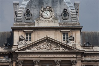 France, Region Ile de France, Paris 7e arrondissement, Ecole Militaire, avenue de Lowendal, place de Fontenoy, facade sur jardin, grille,