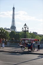 France, Region Ile de France, Paris 7e arrondissement, Pont Alexandre III, la Seine et les berges, Invalides, Tour Eiffel