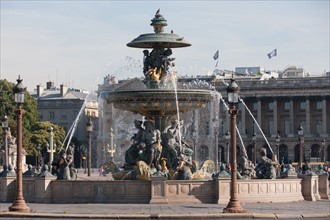 France, Region Ile de France, Paris 8e arrondissement, place de la Concorde, obelisque, fontaines, eau,