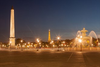 France, Region Ile de France, Paris 8e arrondissement, place de la Concorde, fontaines, obelisque, tombee de la nuit,