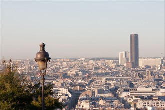 France, Region Ile de France, Paris 18e arrondissement, Montmartre, vue sur les toits, Tour Montparnasse,