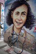Allemagne, Germany, Berlin, Scheunenviertel, quartier des Granges, squat d'artistes, alternatifs, street art, portrait d'Anne Frank,