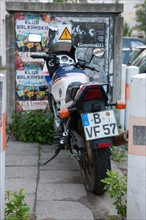 Allemagne (Germany), Berlin, Prenzlauer Berg, Prenzlauer Allee, moto stationnee