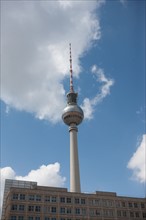 Allemagne, Germany, Berlin, Alexanderplatz, place, fontaine, tour de television de Berlin Est, sphere,