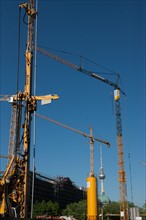 Germany, Allemagne, Berlin, mitte, Friedrichstrasse, travaux du futur metro, grues,