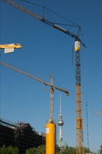 Germany, Allemagne, Berlin, mitte, Friedrichstrasse, travaux du futur metro, grues,