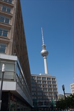 Allemagne (Germany), Berlin, Alexanderplatz, Tour Fernsehturm, tour de television de Berlin Est,