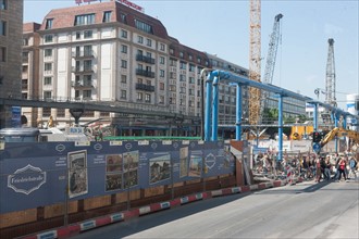 Allemagne (Germany), Berlin, vue depuis le bus 100, tourisme, traversee de la ville, Friederichstrasse, chantier,