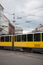 Allemagne (Germany), Berlin, Prenzlauer Berg, tramway, cables, tour,