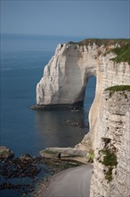 France, region Haute Normandie, Seine Maritime, pays des hautes falaises, Etretat, falaise d'aval, la manneporte