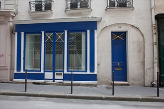 France, Ile de France, Paris, 1er arrondissement, 14 rue de la Sourdiere, detail facade, boutique empire