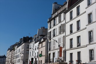 France, Ile de France, Paris 11e arrondissement, rue du faubourg Saint-Antoine, facades,