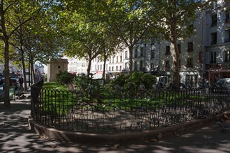 France, Ile de France, Paris 11e arrondissement, rue du faubourg Saint-Antoine, facades, fontaine de Montreuil