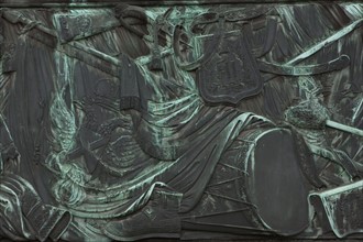 France, Ile de France, Paris 1er arrondissement, place Vendome, Colonne Vendome, piedestal, sabretache, detail, relief, bronze,