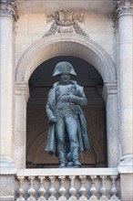 France, Ile de France, Paris 7e arrondissement, cour des Invalides, statue de Napoleon 1er, sculpteur Charles Emile Marie Seurre, 1833, bronze,