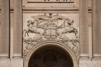 France, Ile de France, Paris 1er arrondissement, musee du Louvre, colonnade du Louvre, architecte Claude Perrault, detail portail, Napoleon 1er, relief,