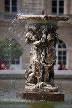 France, Ile de France, Paris 6e arrondissement, Jardin du Luxembourg, Palais du Senat, bassin central, fontaine, eau, sculpture,