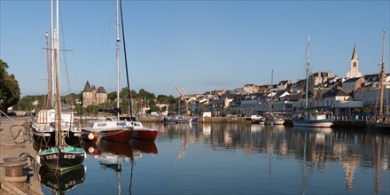 France, région Pays de la Loire, Loire Atlantique, Pornic, port et château.