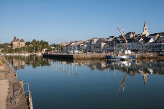 France, région Pays de la Loire, Loire Atlantique, Pornic, port et château.