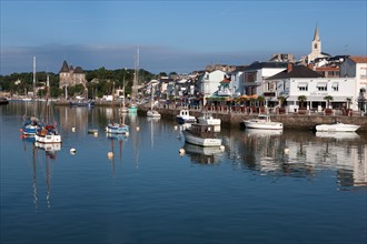 France, région Pays de la Loire, Loire Atlantique, Pornic, port et château.