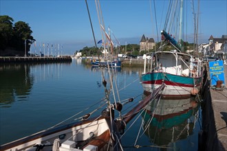 France, région Pays de la Loire, Loire Atlantique, Pornic, port et château.