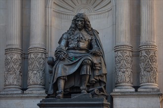 Statue de Molière, rue de Richelieu à Paris