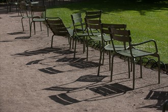 France, Région Ile de France, Paris 6e arrondissement, Jardin du Luxembourg, chaises après la