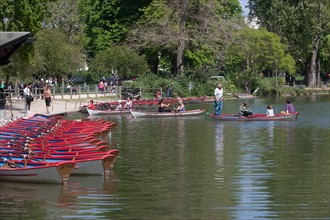France, Région Ile de France, Paris 12e arrondissement, Bois de Vincennes, Lac Daumesnil, barques,