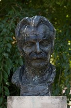 Parc Georges Brassens, Buste De Georges Brassens par Le Sculpteur Andre Greck