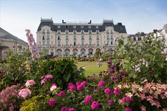 Cabourg, Place Du Casino Et Grand Hôtel