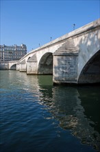 Quai Francois Mitterrand (Quai Des Tuileries), Pont du Carrousel