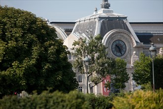 Jardin Des Tuileries,Vue Sur L'Horloge Du Musée D'Orsay