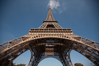 Tour Eiffel, Detail Des Motifs Au Niveau Du 1er Etage