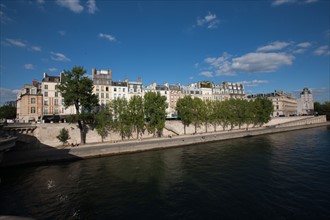 Ile de la Cité, Quai Des Orfevres Depuis Le Quai Des Grands Augustins