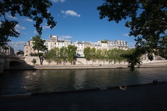 Ile de la Cité, Quai Des Orfevres Depuis Le Quai Des Grands Augustins