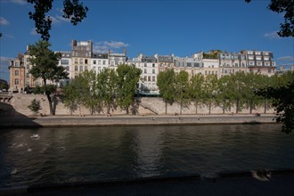 Ile de la Cité, Quai Des Orfevres Depuis Le Quai Des Grands Augustins