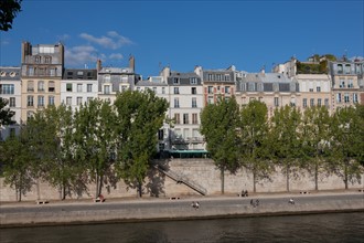 Ile de la Cité, Quai Des Orfevres Depuis Le Quai Des Grands Augustins