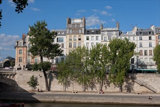 Ile de la Cité, Quai Des Orfevres Depuis Le Quai Des Grands Augustins