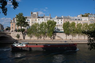 Ile de la Cité, Quai Des Orfevres Depuis Le Quai Des Grands Augustins