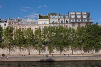 Ile de la Cité, Quai Des Orfevres Depuis Le Quai Des Grands Augustins