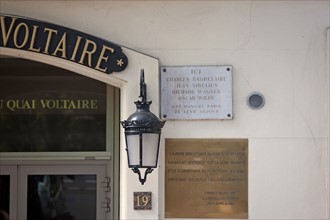 Quai  Voltaire, Hôtel DuQuai Voltaire