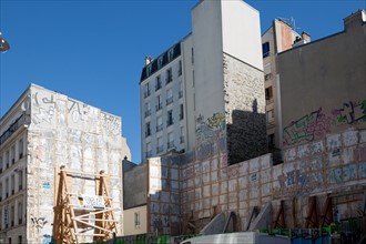 Montmartre, Parcelle En Chantier