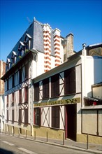 Montmartre, Rue Tourlaque