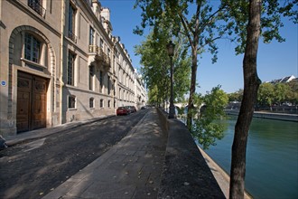 The Ile Saint-Louis in Paris
