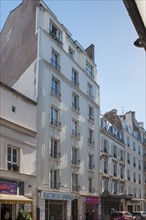 54 rue Legendre, Paul Eluard vécut au 5 E Etage